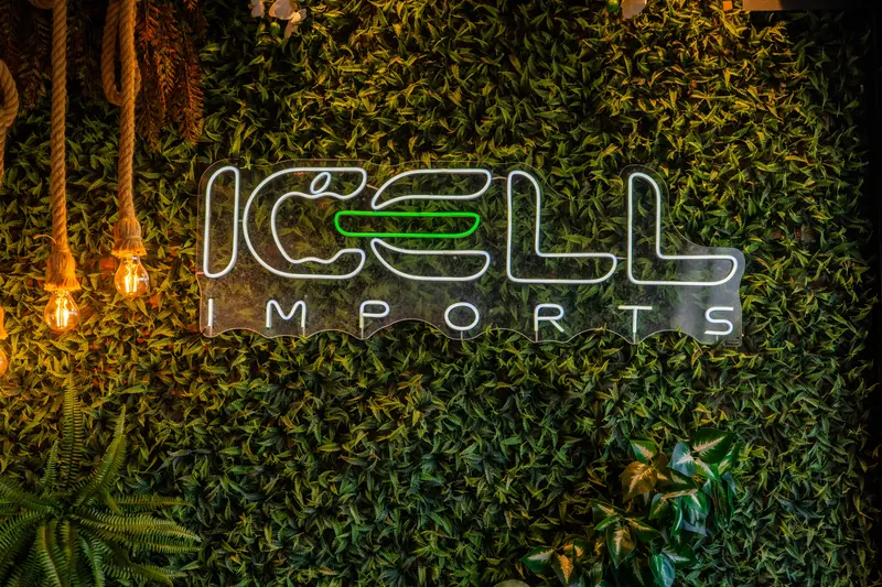 Letreiro da iCell Imports